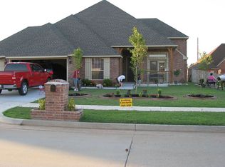 1017 Preston Park Dr, Yukon, OK 73099