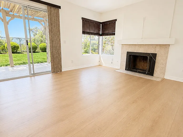 15434 Ficus St — Photo 11