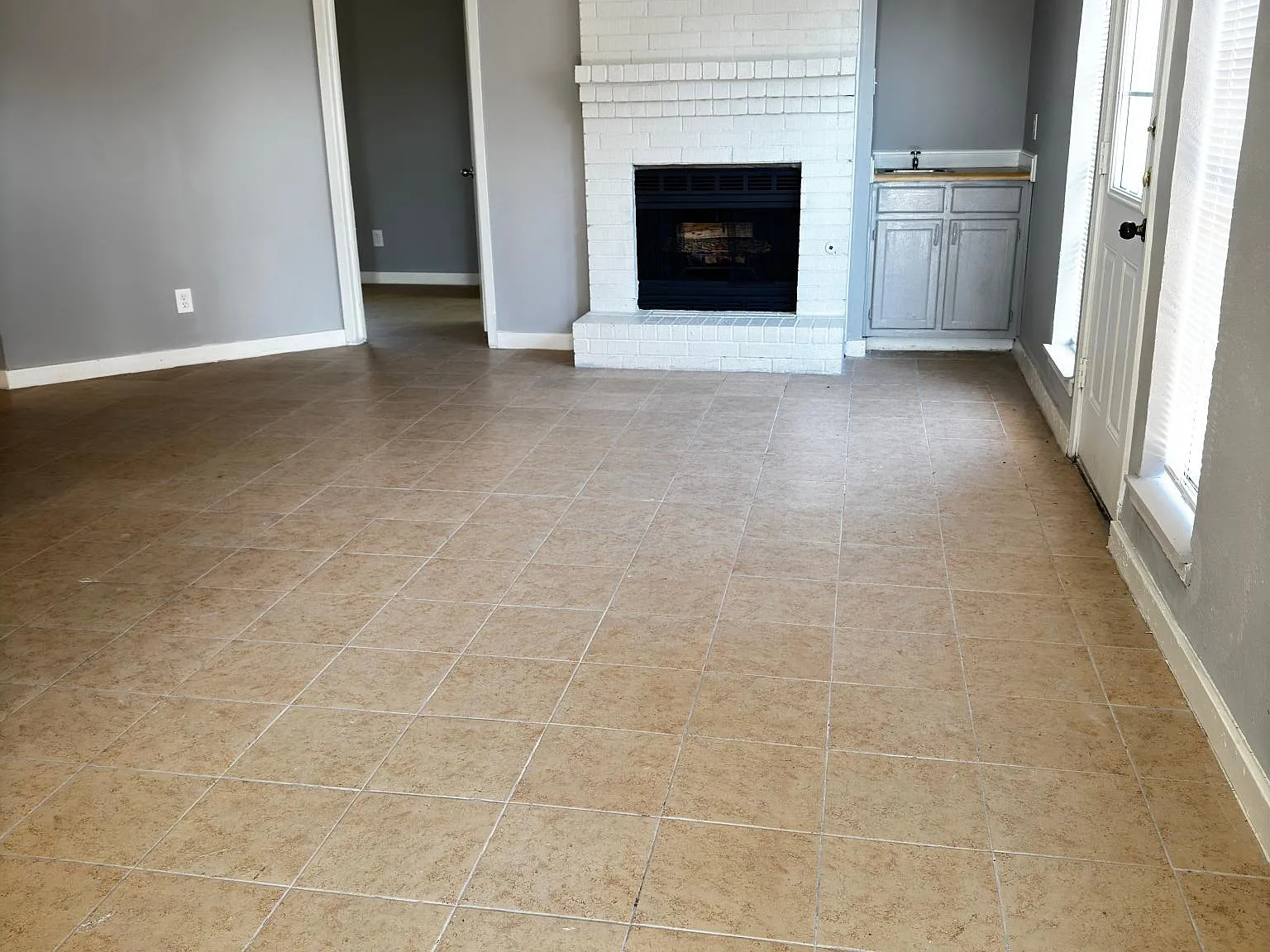 2 bed, 1400 sqft, $1,450 — Photo 2