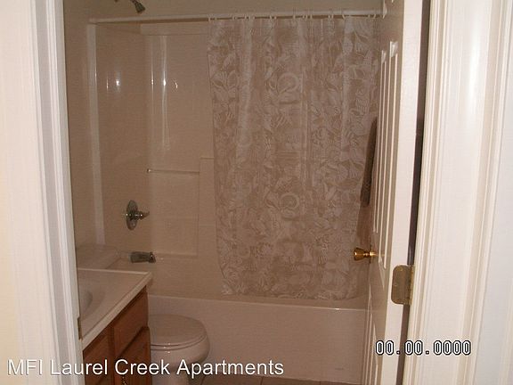 4th image of 2345 Meadowpoint Dr APT B