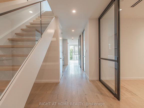 4th image of 778 Queen St E #301