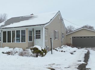 304 W Spruce St, Abbotsford, WI 54405