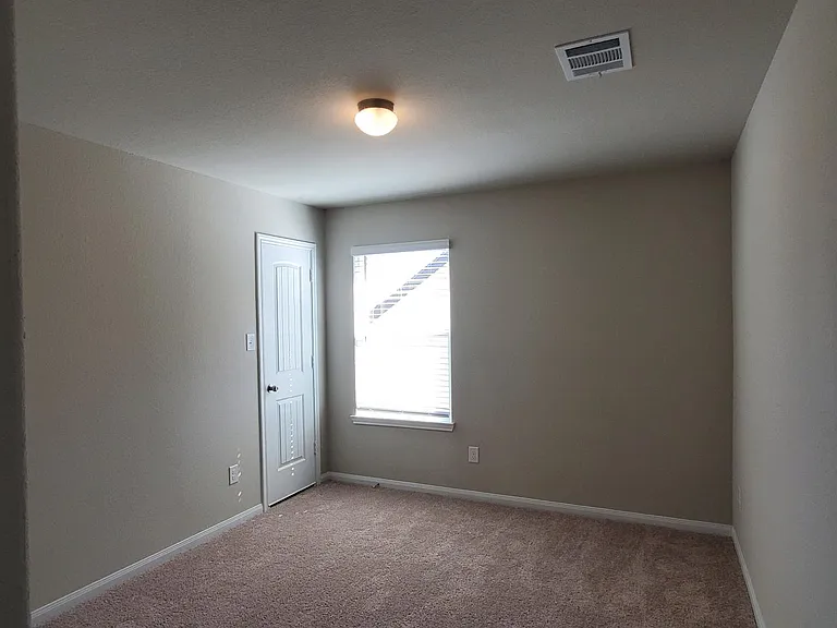 989 Marquis Dr — Photo 17