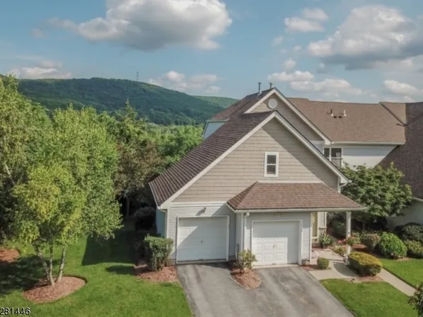 23 Eagles Nest Ln, Hardyston Twp., NJ 07419