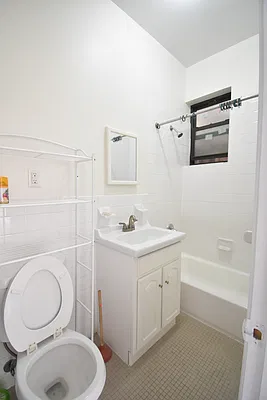 Rented by Wyllie Real Estate | media 8