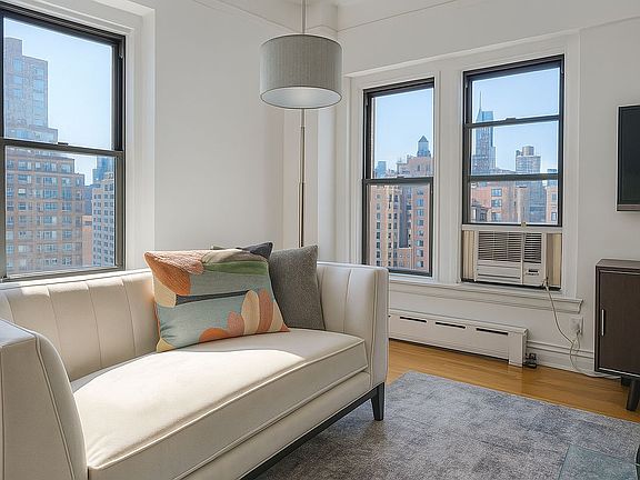 4th image of 140 E 81st St APT 12E