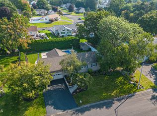 37 Brickley Dr, Albany, NY 12205