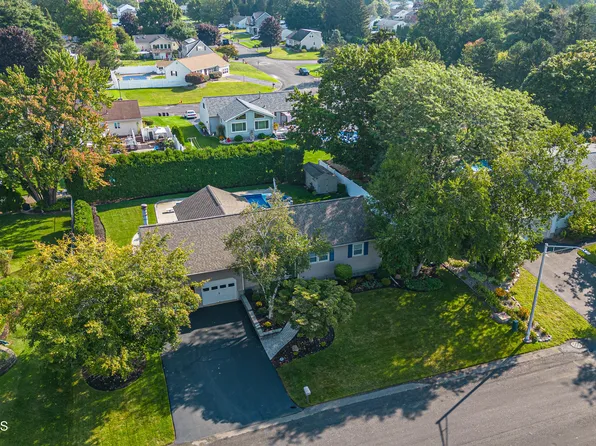37 Brickley Drive, Albany, NY 12205