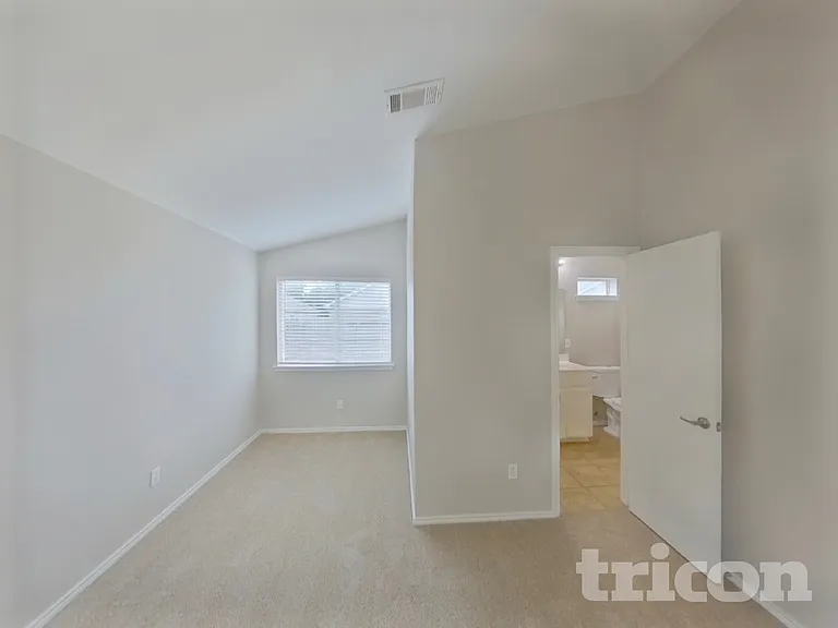 1145 Boxwood Dr — Photo 7