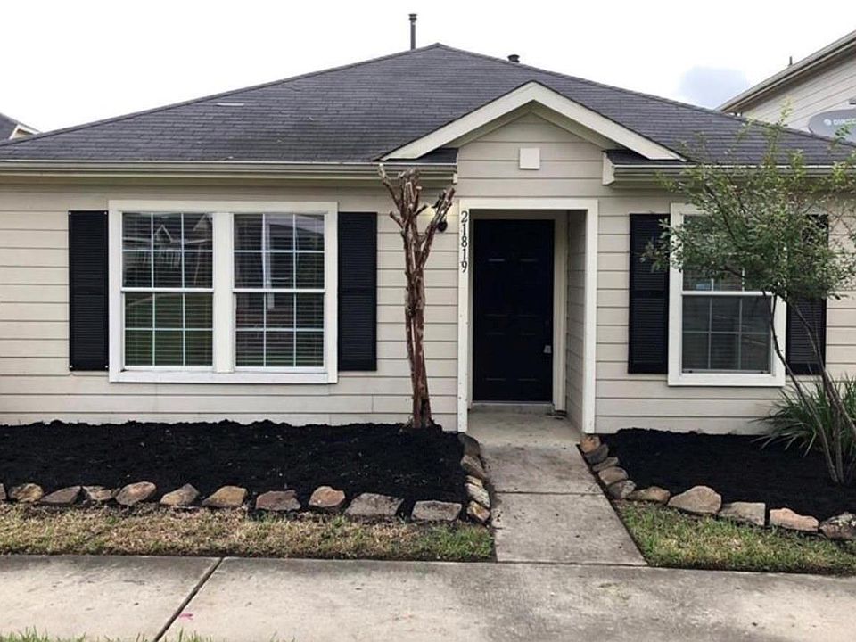 1st image of 21819 Mossy Field Ln