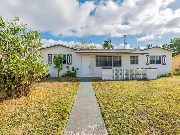 21201 NW 27th Ct, Miami Gardens, FL 33056