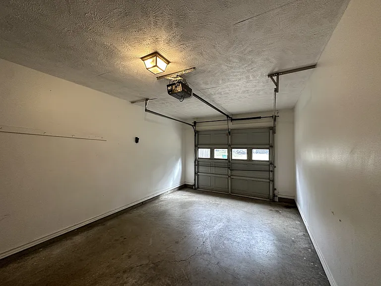 3811 Elizabeth St — Photo 18