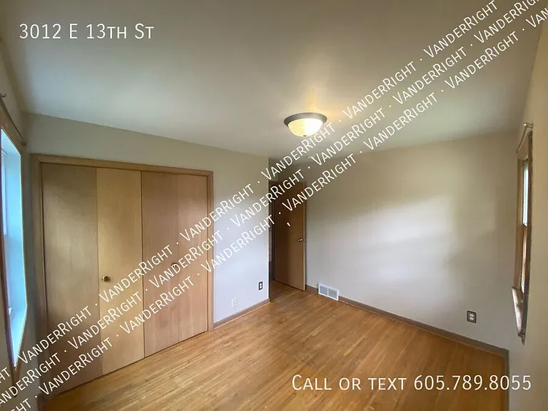 3012 E 13th St — Photo 12