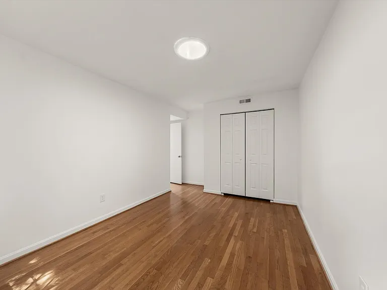 315 Center St N — Photo 14
