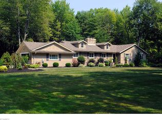 25 Deep Creek Ln, Moreland Hills, OH 44022