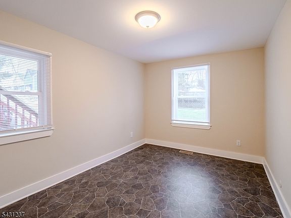2nd image of 88 Trinity St