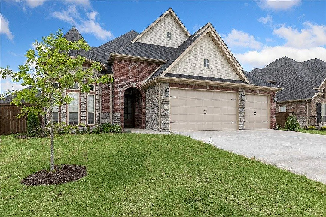 4 bed, 3315 sqft, $3,750 — Photo 1