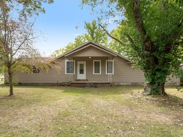 321 E Thurman St, Prairie Grove, AR 72753
