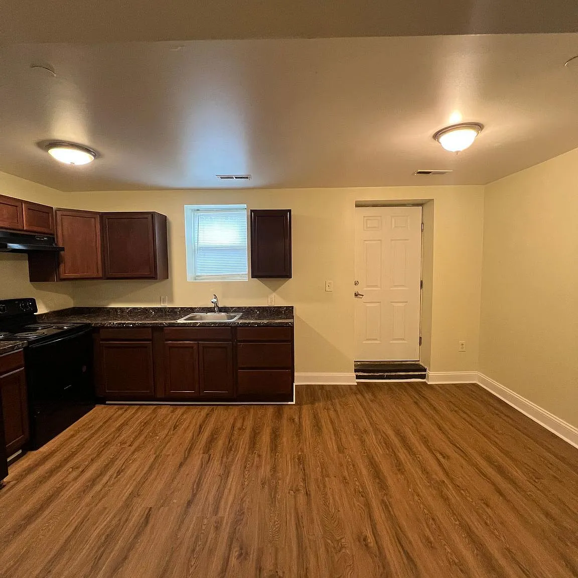 2 bed, 17856 sqft, $1,375 — Photo 1