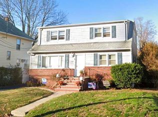 113 Diamond Bridge Ave, Hawthorne, NJ 07506
