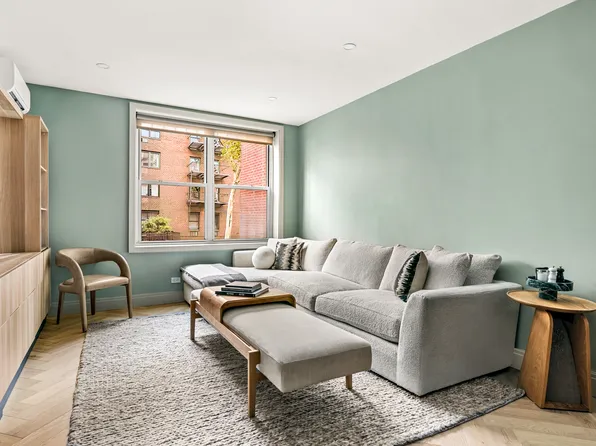 668 Washington Street image 4 of 14