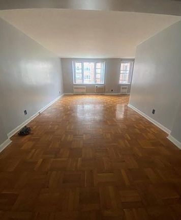 2nd image of 4 Sadore Ln APT 2W
