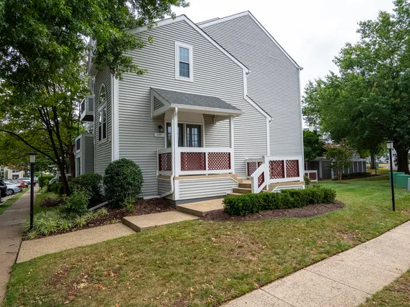 12887 Grays Pointe Rd #A, Fairfax, VA 22033