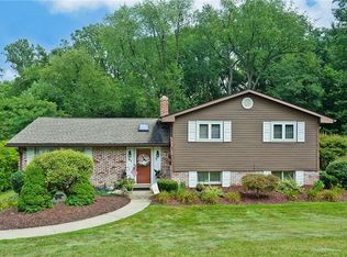 21 Bel Aire Dr, Delmont, PA