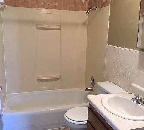 2nd image of 1722 W 24th St