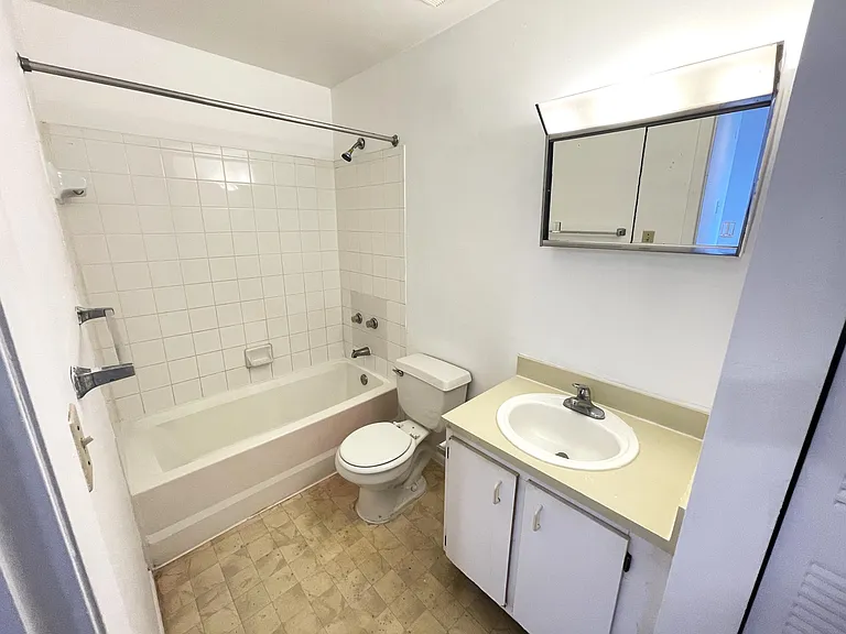 1068 N Benoist Farms Rd #312 — Photo 9