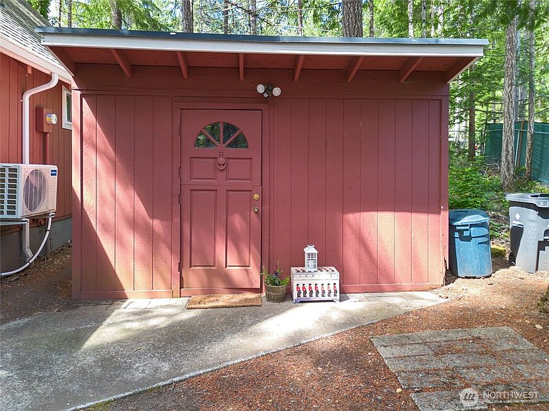 4th image of 90 N Fircrest Place
