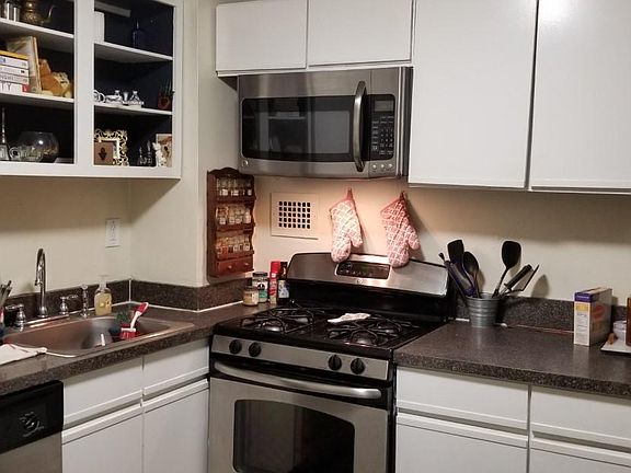 4th image of 1339 Lombard St #408