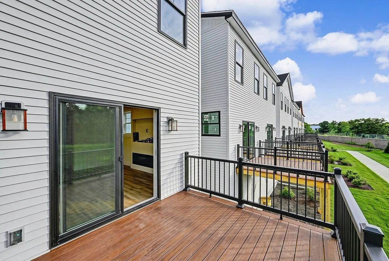 214 Hull Avenue — Photo 4
