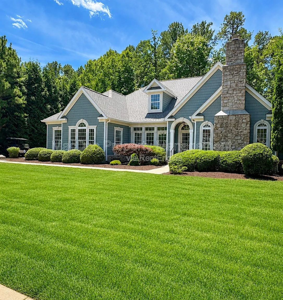 3 bed, 4.5 bath, 4345 sqft, $4,100 — Photo 1
