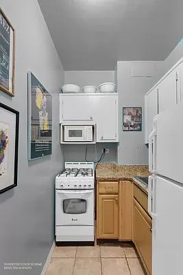 4th image of 210 E 36th St APT 10G
