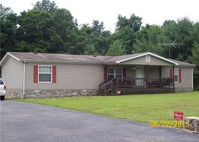2nd image of 401 Pointe Ln