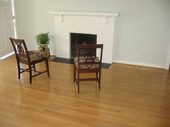 3rd image of 50 Sherwood Dr