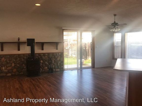 5th image of 2158 Milford Dr