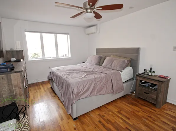 2070 Pearson Street image 20 of 36