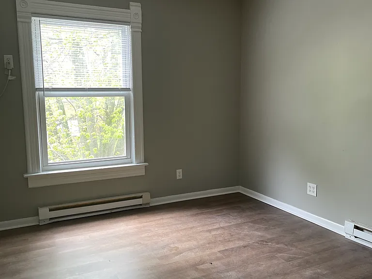 870 W Wood St #4 — Photo 3