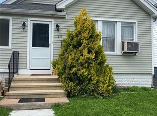 29 Treadwell St, West Haven, CT 06516