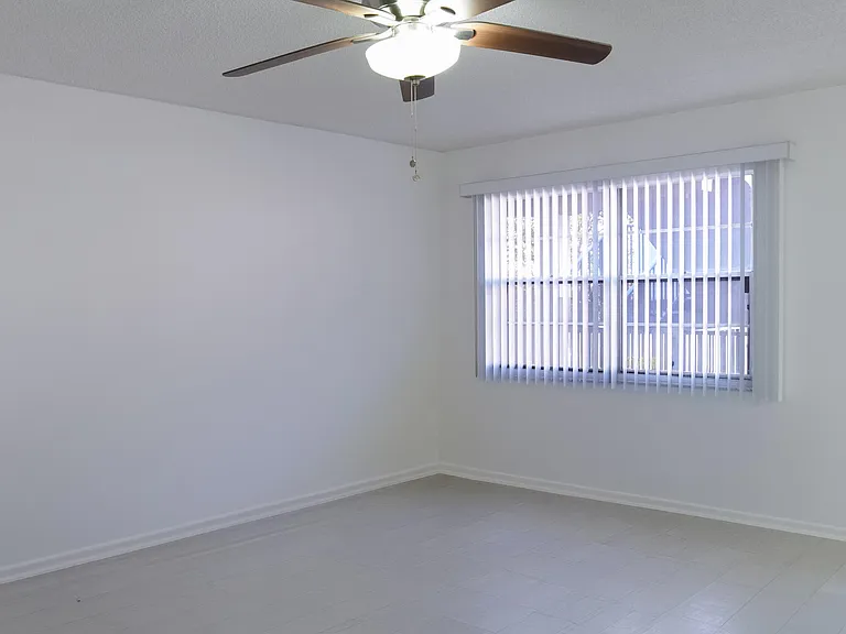 400 SW 134th Way #302F — Photo 14