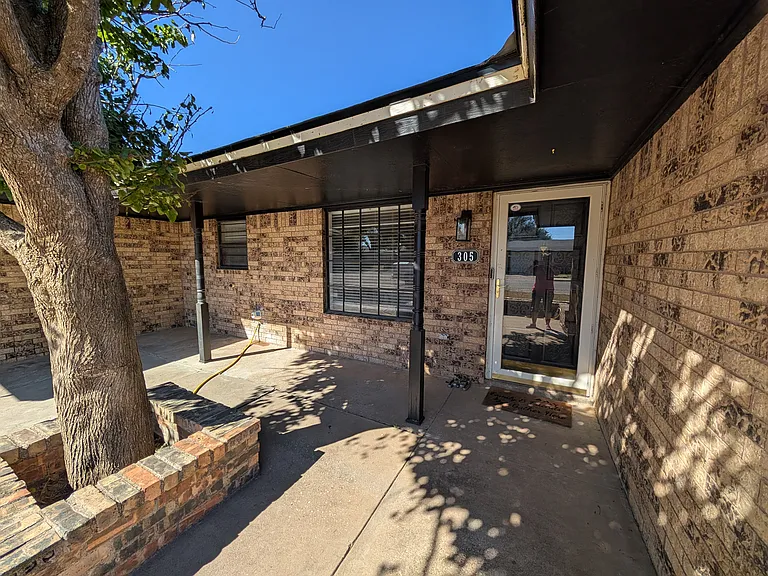 305 Rayburn St — Photo 22