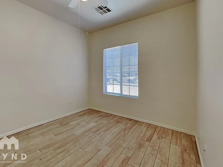 9303 W Raymond St — Photo 14
