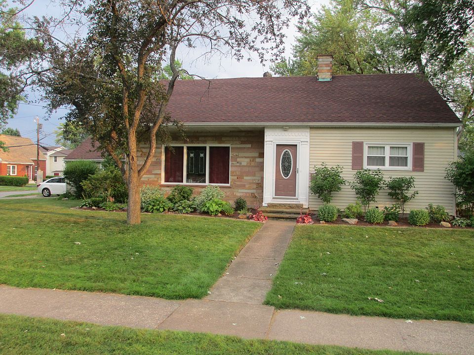 1st image of 152 Amsterdam St