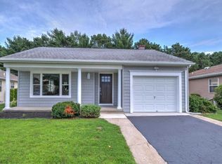 10 Noranda St, Toms River, NJ 08757