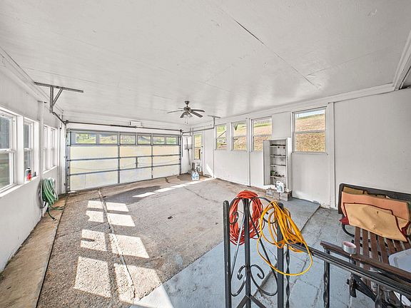 4th image of 481 Barger Hill Rd