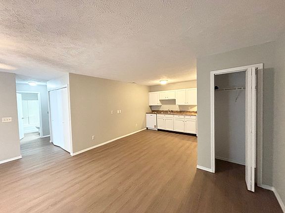 2nd image of 1101 Ekstam Dr #1-206
