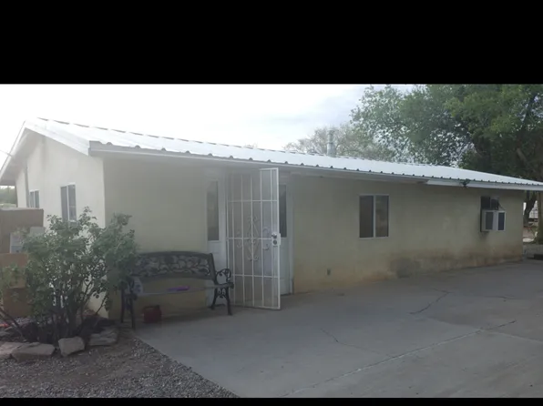 2415 Foothill Dr SW #1/2, Albuquerque, NM 87105