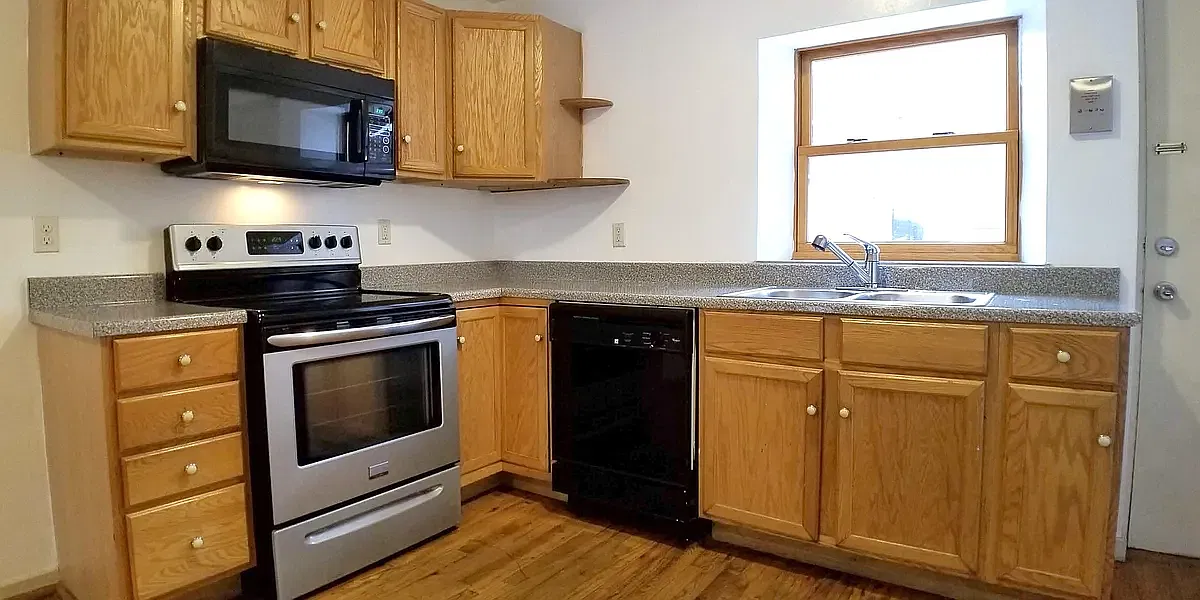 905 Delaware Apartments — Photo 1